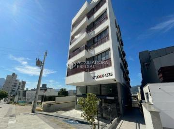 Apartamento · 38m² · 1 Quarto · 1 Vaga · Studio Completo e Aconchegante para Aluguel na Trindade - Florianópolis