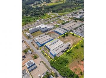 Comercial · 3857m² · 20 Vagas · Galpão / Depósito / Armazém para alugar em Distrito Industrial Alfredo Relo de 3857.00m² com 20 Gara