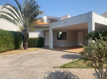 Casa · 248m² · 3 Quartos · Casa de Condomínio para alugar em AEROPORTO de 248.00m² com 3 Quartos e 1 Suite