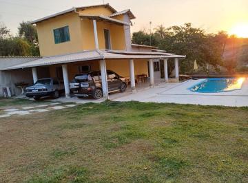 Rural · 200m² · 4 Quartos · 10 Vagas · Fazenda / Sítio para venda em Centro de 200.00m² com 4 Quartos, 1 Suite e 10 Garagens