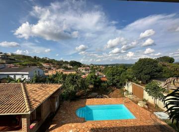 Rural · 320m² · 5 Quartos · 10 Vagas · Fazenda / Sítio para venda em Centro de 320.00m² com 5 Quartos, 2 Suites e 10 Garagens