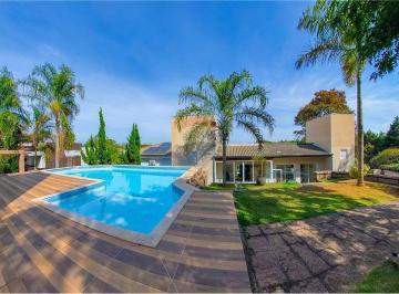 Casa · 548m² · 4 Quartos · 3 Vagas · Casa de Condomínio para alugar em Condomínio Monte Belo de 548.00m² com 4 Quartos, 4 Suites e 3 Gara