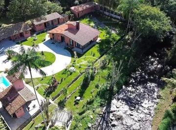 Casa · 200m² · 4 Quartos · 5 Vagas · Casa em , Itatiaia/RJ de 200m² 4 quartos à venda por R$ 1.300.000,00