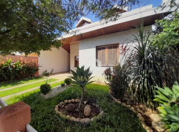 Casa · 200m² · 4 Quartos · 2 Vagas · Casa em Vila Jaboticabeira, Taubaté/SP de 200m² 4 quartos para locação R$ 3.300,00/mes