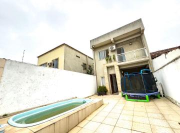 Casa · 130m² · 4 Quartos · 2 Vagas · Casa em Itaipu, Niterói/RJ de 130m² 4 quartos para locação R$ 4.500,00/mes