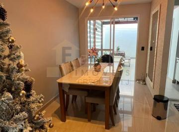 Casa · 100m² · 2 Quartos · Casa para venda em Gramado de 100.00m² com 2 Quartos e 1 Suite