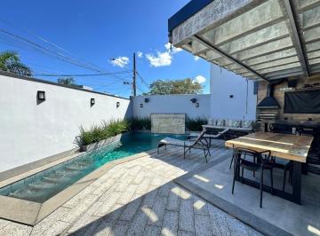 Casa · 240m² · 3 Quartos · Casa em Camboinhas, Niterói/RJ de 240m² 3 quartos para locação R$ 18.900,00/mes