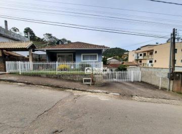 Casa · 320m² · 4 Quartos · Casa em Campo do Coelho, Nova Friburgo/RJ de 320m² 4 quartos à venda por R$ 800.000,00