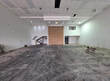 Comercial · 390m² · 5 Vagas · Ponto em Dois Córregos, Piracicaba/SP de 390m² para locação R$ 12.000,00/mes