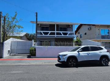 Casa · 200m² · 4 Quartos · 6 Vagas · Casa em Flor de Nápolis, São José/SC de 200m² 4 quartos à venda por R$ 800.000,00