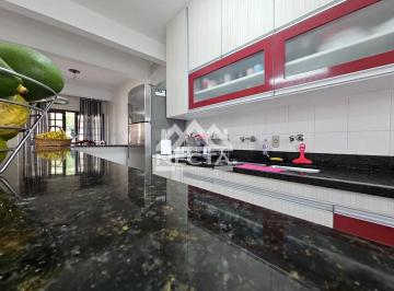 Casa · 210m² · 2 Quartos · 3 Vagas · Sobrado em Sumaré, Caraguatatuba/SP de 210m² 2 quartos à venda por R$ 780.000,00
