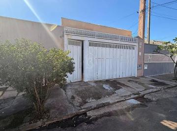 Casa · 205m² · 3 Quartos · 3 Vagas · Casa em Jardim Aparecida Nasser, Marília/SP de 205m² 3 quartos para locação R$ 2.200,00/mes