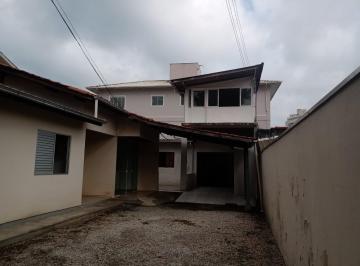 Casa · 238m² · 3 Quartos · 2 Vagas · Casa em Centro, Palhoça/SC de 238m² 3 quartos à venda por R$ 800.000,00