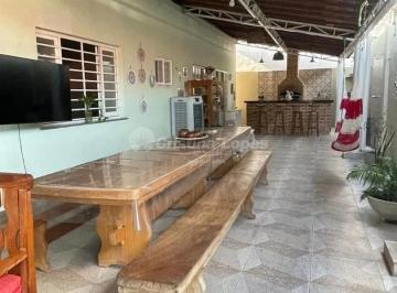 Casa · 153m² · 4 Quartos · 7 Vagas · Casa em Cristo Rei, Teresina/PI de 153m² 4 quartos à venda por R$ 800.000,00