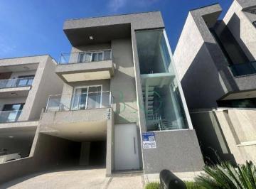 Casa · 252m² · 5 Quartos · 4 Vagas · Casa em Suru, Santana de Parnaíba/SP de 252m² 5 quartos à venda por R$ 1.689.000,00