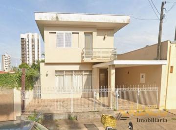 Casa · 250m² · 3 Quartos · 2 Vagas · Sobrado para alugar em Centro de 250.00m² com 3 Quartos, 2 Suites e 2 Garagens