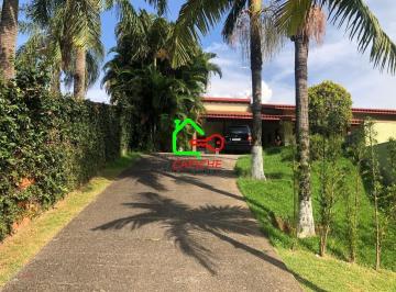 Casa · 1240m² · 4 Quartos · 5 Vagas · Casa de Condomínio para venda em Santa Cândida de 1240.00m² com 4 Quartos, 1 Suite e 5 Garagens