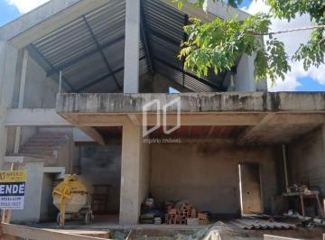 Casa · 212m² · 3 Quartos · 4 Vagas · Casa de Condomínio para venda em Horto de 212.00m² com 3 Quartos, 1 Suite e 4 Garagens