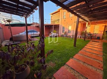 Casa · 146m² · 2 Quartos · 3 Vagas · Casa para venda em Vila Santana de 146.00m² com 2 Quartos, 2 Suites e 3 Garagens