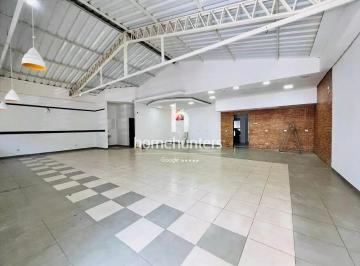 Casa · 236m² · 1 Quarto · 8 Vagas · Casa para alugar em Cambuí de 236.00m² com 1 Quarto e 8 Garagens