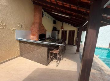 Casa · 140m² · 3 Quartos · 2 Vagas · Casa de Condomínio para alugar em Aruã de 140.00m² com 3 Quartos e 2 Garagens