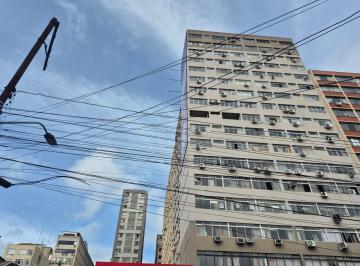 Comercial · 104m² · 3 Quartos · Sala comercial na região central