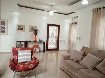 Casa · 250m² · 3 Quartos · 3 Vagas · Oportunidade - Casa - Loteamento Vila Branca - Jacareí - 3 Dormitórios - 250m².