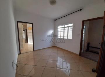 Casa · 125m² · 3 Quartos · 2 Vagas · Casa Padrão em Jacareí