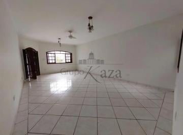 Casa · 300m² · 4 Quartos · 3 Vagas · Casa - Jardim Flórida - Jacareí - 3 Dormitórios - 300m².