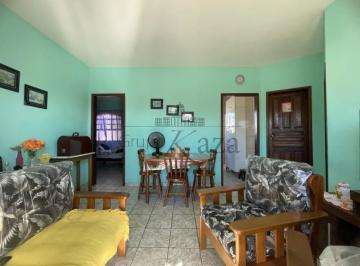 Casa · 708m² · 3 Quartos · 15 Vagas · Casa com Ponto Comercial - Jardim Jacinto - 3 Dormitórios - 145m².