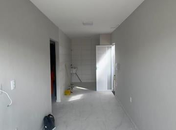 Foto 01 · Alugo apartamento em Itapuã, 2/4, 55m², nascente, R$ 2.000,00 incluso iptu!!!