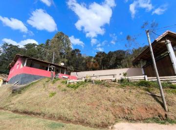 Foto 02 · Chácara à venda em Delfim Moreira-MG, bairro Rosário: 2 quartos, sala, 2 banheiros, 2 vagas, 120m².