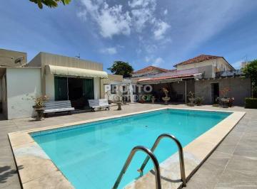 Casa de 4 quartos, Olinda · Casa a venda com 4 quartos,1 suite, psicina , 6 vagas no melhor ponto de Bairro Novo/Olinda.