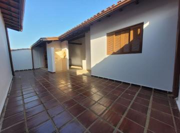Foto 01 · 200 metros da praia, casa bem arejada, pé direito de 3 metros, bate bastante sol, 3 quartos com arm