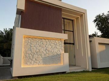 Casa de 4 quartos, Camaçari · Casa NOVa a venda 4/4 sendo 3 suítes no Vila Florença em Abrantes