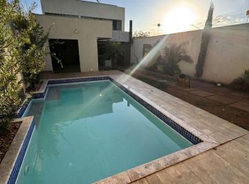 Casa de 4 quartos, Sobradinho · Quadra 16 | 4 suítes | churrasqueira | Piscina | Reformada