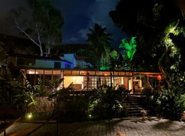Casa de 4 quartos, Ubatuba · Casa de 1332 m² com 4 quartos à venda em Silop em Ubatuba projetada por arquiteto renomado
