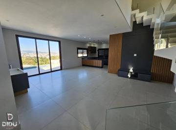 Apartamento · 200m² · 3 Quartos · 4 Vagas · Venha morar nesta maravilhosa casa no Condomínio Villa Real de Bragança!! Com 3 suítes e uma piscina