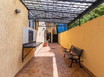 a6d22a6d-112b-4fa7-85ff-a17d6b30eaaf · Agradável edifício monousuário para venda em Jardim do Golf, 300m²