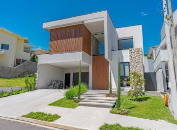 044114cd-86ff-4843-8ebf-13c50a30bf48 · Casa no condomínio Residencial Portal Do Jequitibá para venda com 3 quartos, sendo 3 suítes, 255m²