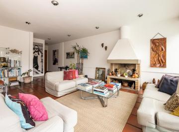 5d2b9e5c-f27e-491e-a440-29f203d31aa7 · Confortável casa de vila para locação em Jardim Leonor com 4 quartos, sendo 1 suíte, 354m²