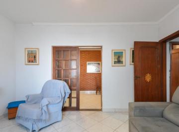 55daf39f-0c44-463d-ac75-5762bd05b5e9 · Aconchegante casa para venda em Jardim da Glória com 4 quartos, sendo 1 suíte, 275m²