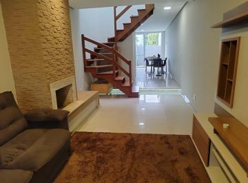 Casa · 95m² · 2 Quartos · 2 Vagas · Bela casa residencial mobiliada com 2 Suítes na Hípica!