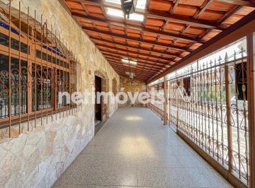Fachada · Casa de 4 quartos à venda no Graça!