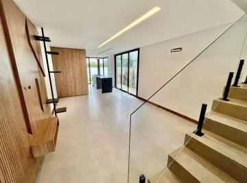 Casa · 145m² · 3 Quartos · 2 Vagas · CASA COM 3 QUARTOS SENDO 1 E 2 VAGAS NO CAMPECHE FLORIANÓPOLIS