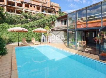 01 · Casa à venda - em Ahú