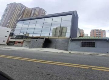 Comercial · 196m² · 2 Vagas · Prédio comercial na Rua Clotilde de Verginia Sanchez, 45 • 196 m²
