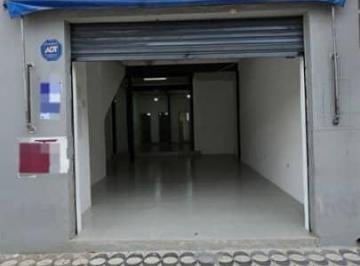 Comercial · 135m² · Galpão na Avenida Leôncio de Magalhães, 1191 • 135 m²