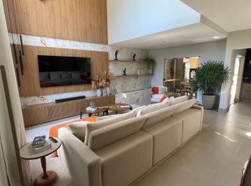 Casa · 240m² · 3 Quartos · 4 Vagas · Casa de Condomínio para venda em Condomínio Le Village de 240.00m² com 3 Quartos, 3 Suites e 4 Garag
