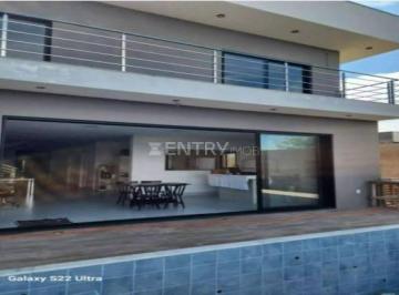 Casa · 210m² · 3 Quartos · 4 Vagas · Sobrado a venda em Itupeva com piscina e 210 m2 - Residencial Tosi